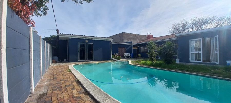 3 Bedroom Property for Sale in Wetton Western Cape